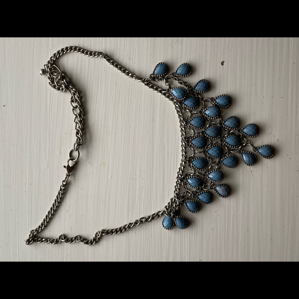 Blue dangle necklace